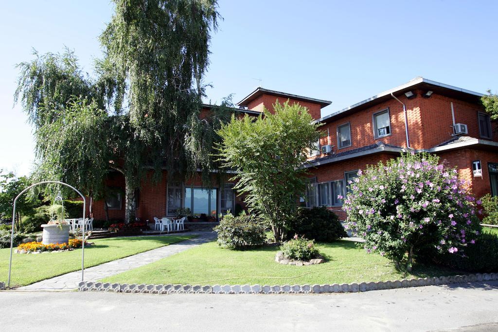 Hotel Ristorante Paladini Carisio Buitenkant foto