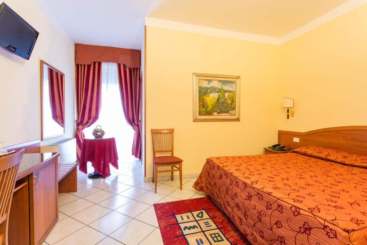 Hotel Ristorante Paladini Carisio Buitenkant foto