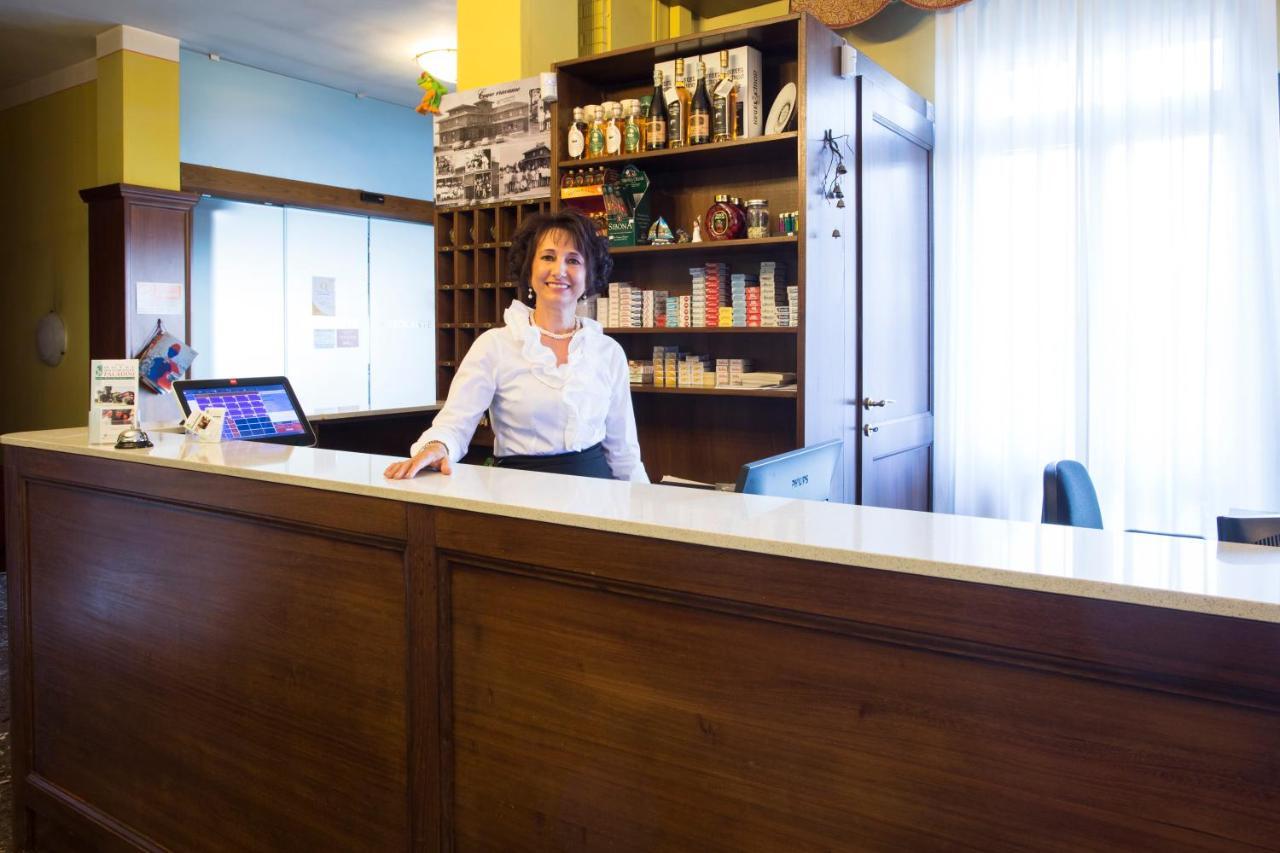 Hotel Ristorante Paladini Carisio Buitenkant foto