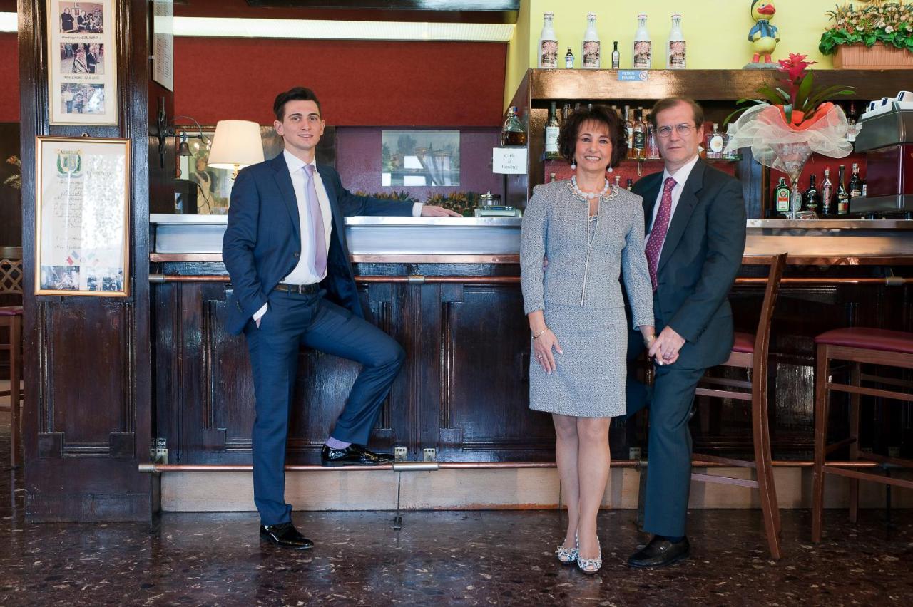 Hotel Ristorante Paladini Carisio Buitenkant foto